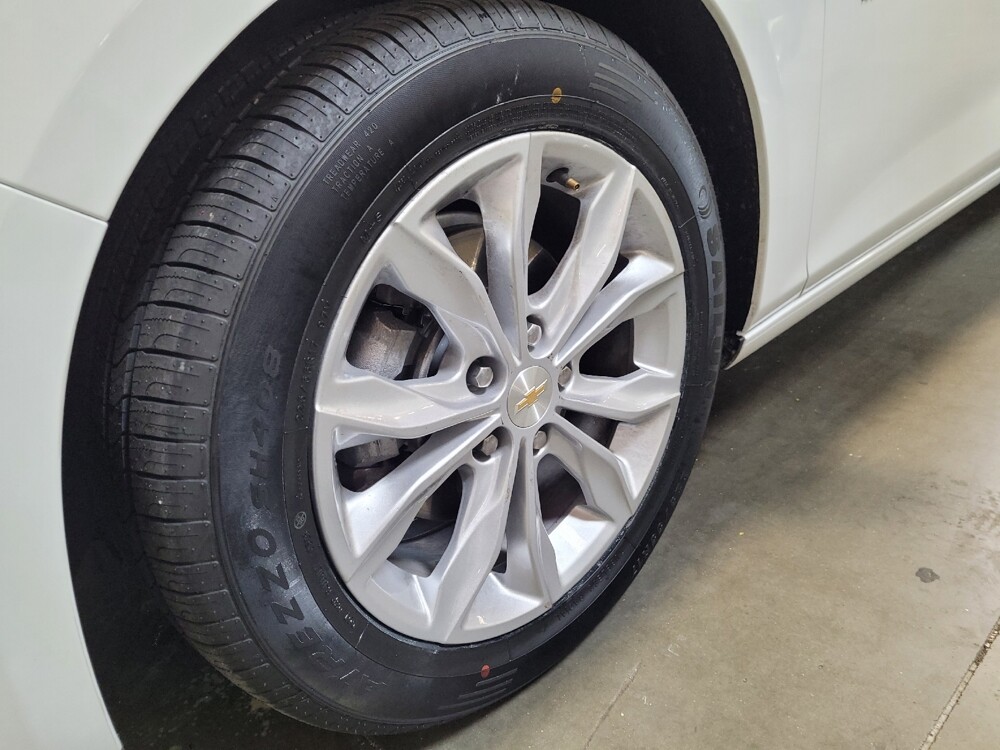 2025 Chevrolet Malibu in Downey, CA 90241 - 18140386 31