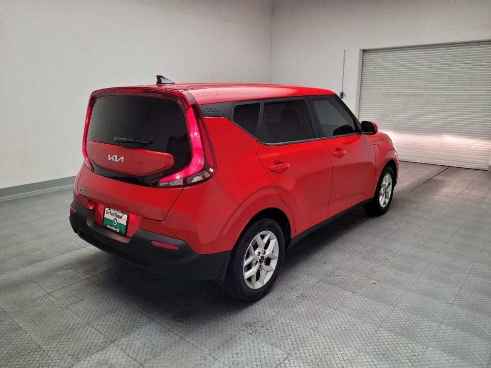 2022 Kia Soul in Downey, CA 90241 - 18140389 9