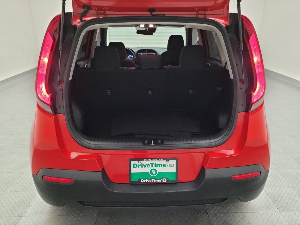 2022 Kia Soul in Downey, CA 90241 - 18140389 29