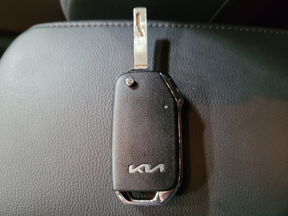 2022 Kia Soul in Downey, CA 90241 - 18140389 32