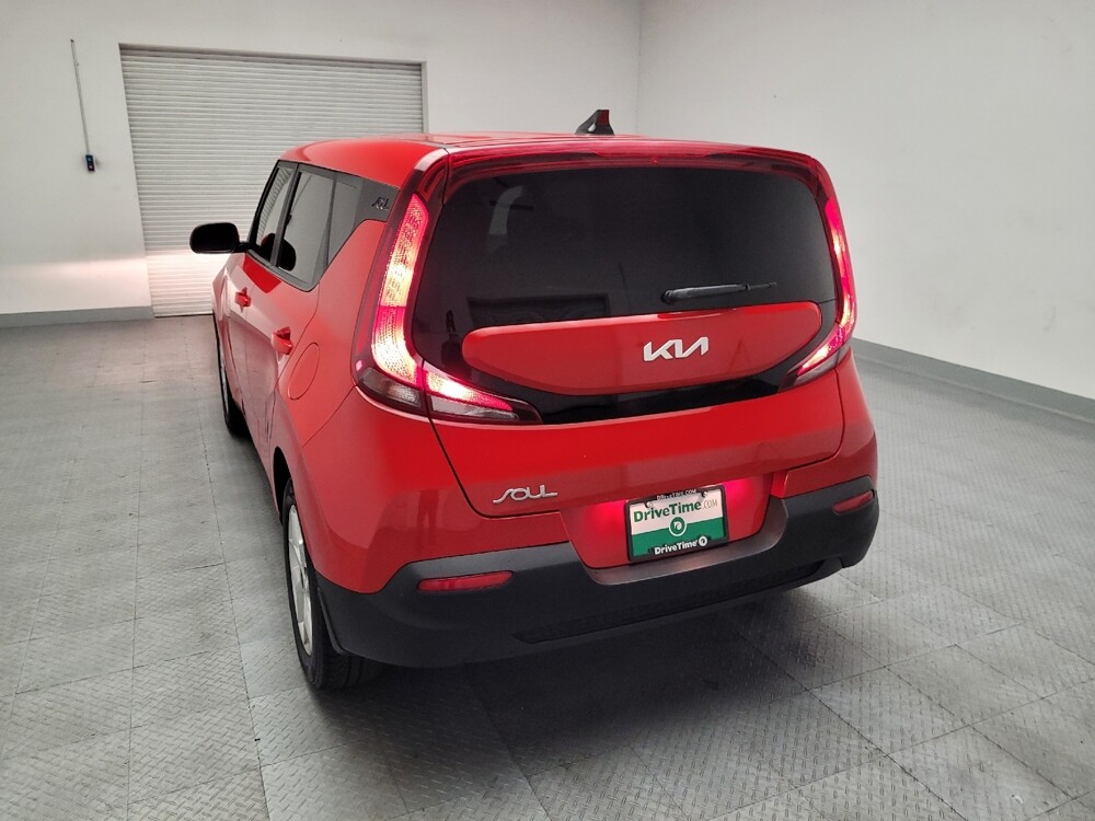 2022 Kia Soul in Downey, CA 90241 - 18140389 6