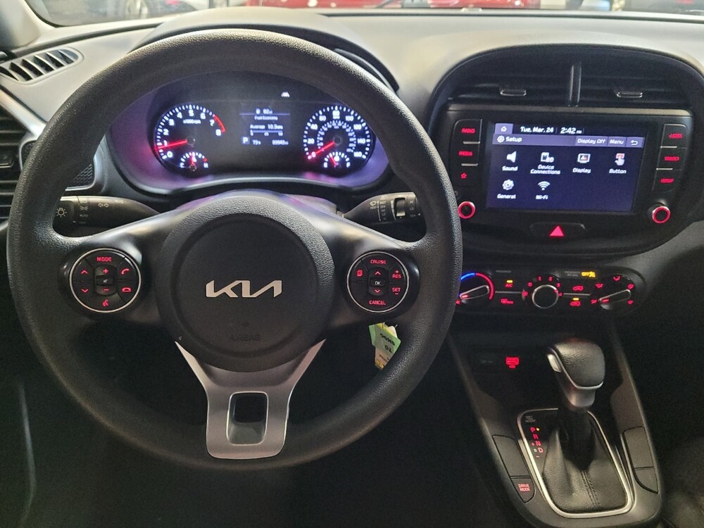 2022 Kia Soul in Downey, CA 90241 - 18140389 22