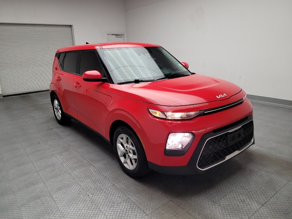2022 Kia Soul in Downey, CA 90241 - 18140389 13