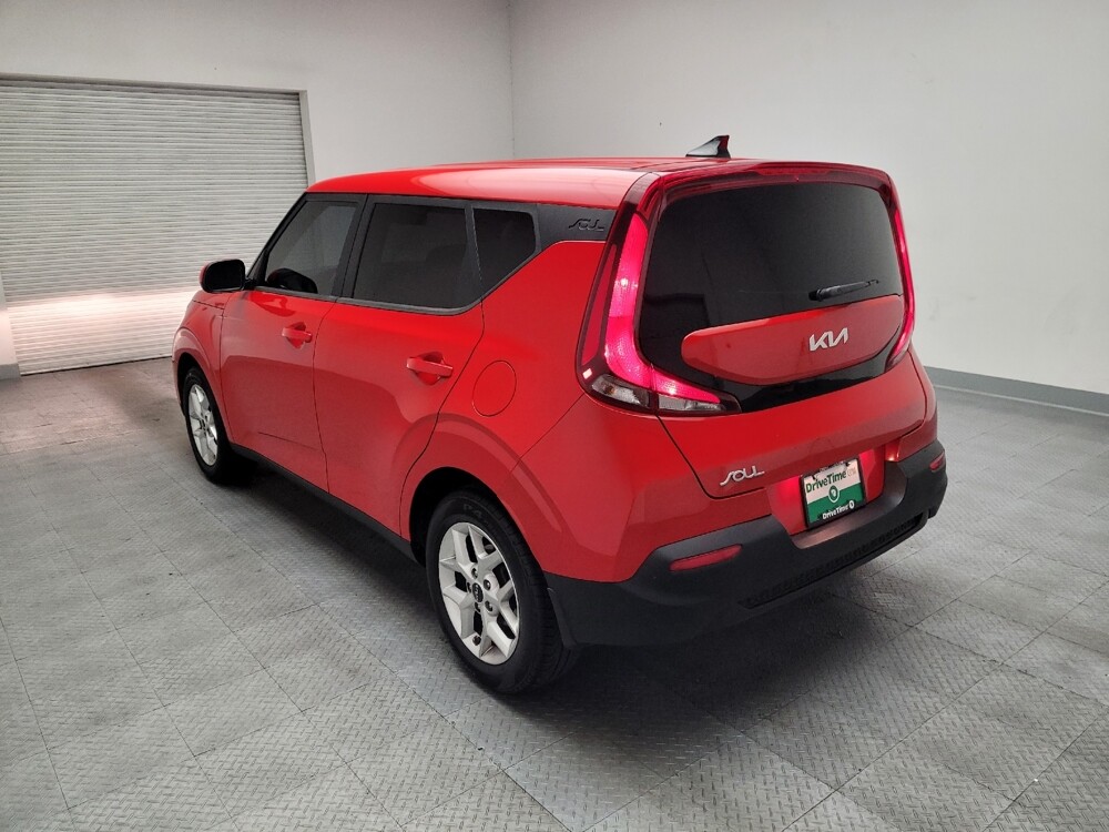 2022 Kia Soul in Downey, CA 90241 - 18140389 5