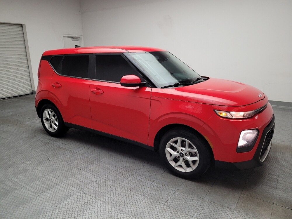 2022 Kia Soul in Downey, CA 90241 - 18140389 11