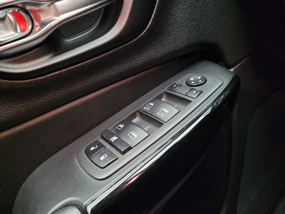 2021 Jeep Cherokee in Downey, CA 90241 - 18140390 27