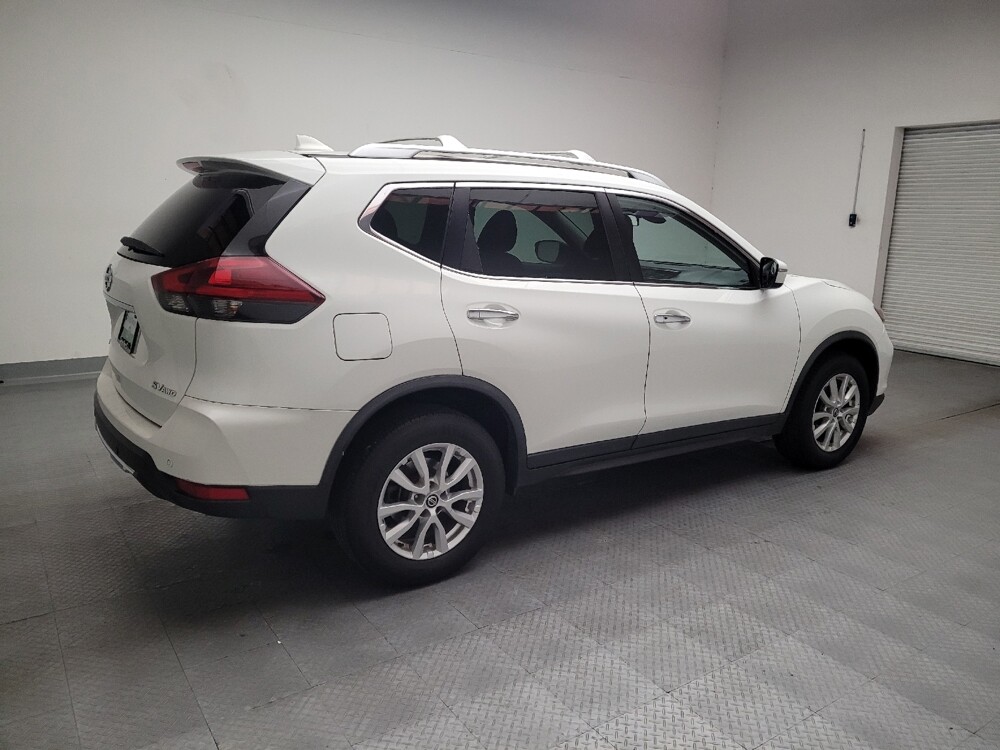 2019 Nissan Rogue in Downey, CA 90241 - 18140395 10