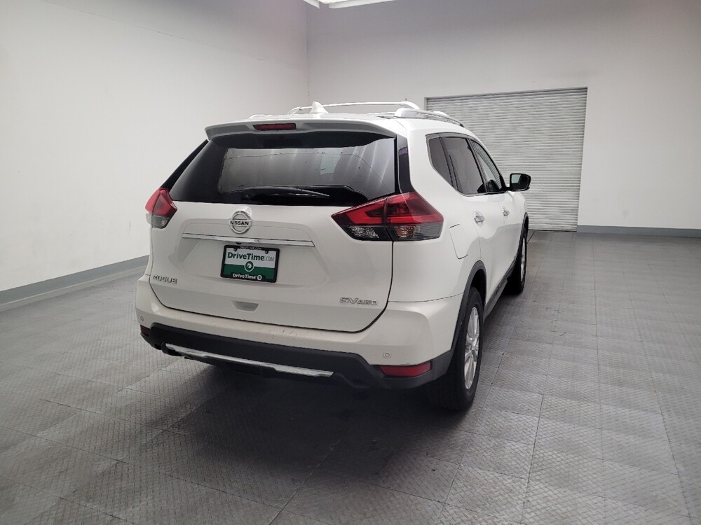 2019 Nissan Rogue in Downey, CA 90241 - 18140395 7