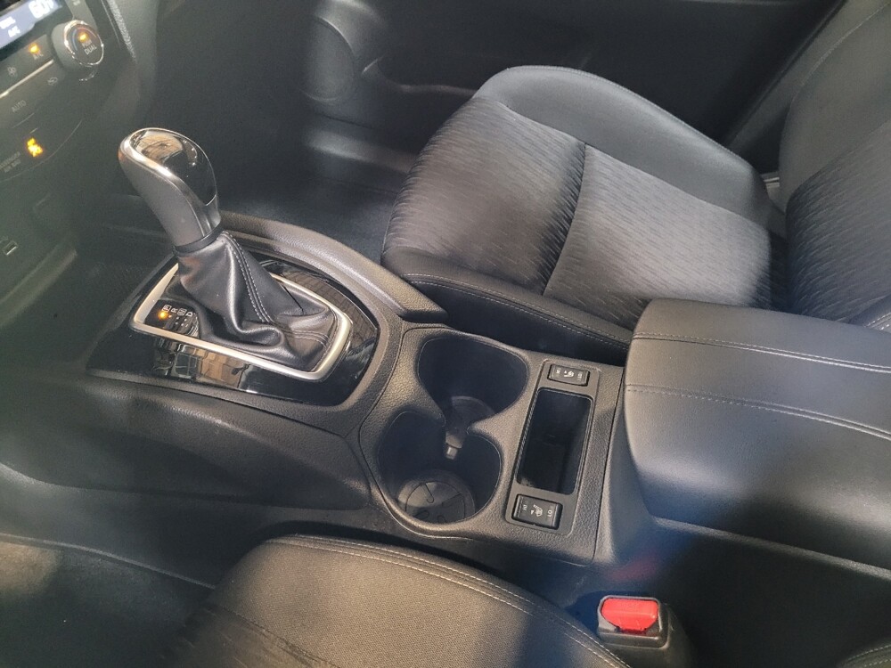 2018 Nissan Rogue in Downey, CA 90241 - 18140399 26