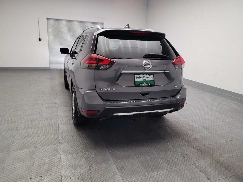 2018 Nissan Rogue in Downey, CA 90241 - 18140399 6
