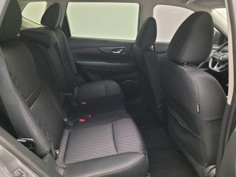 2018 Nissan Rogue in Downey, CA 90241 - 18140399 19