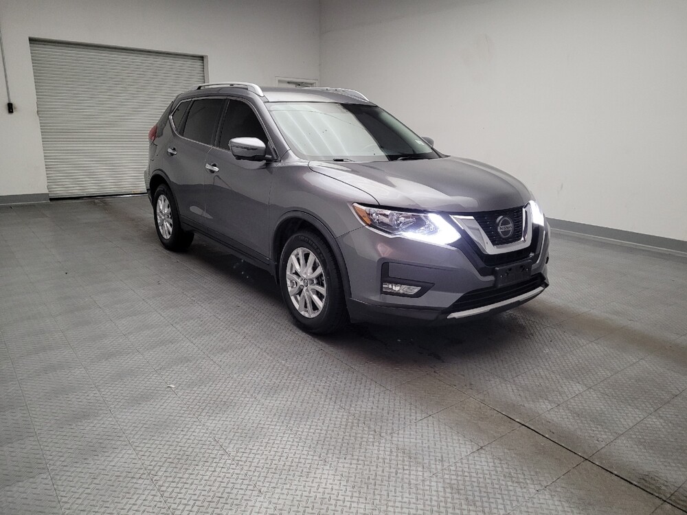 2018 Nissan Rogue in Downey, CA 90241 - 18140399 13