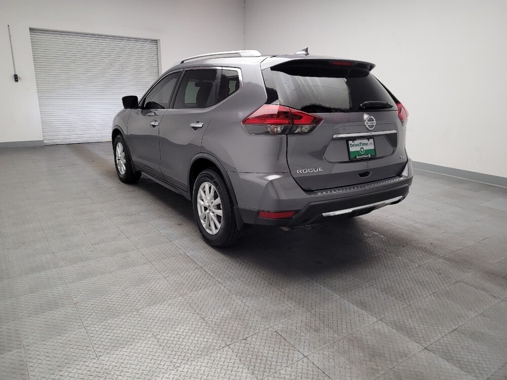 2018 Nissan Rogue in Downey, CA 90241 - 18140399 5