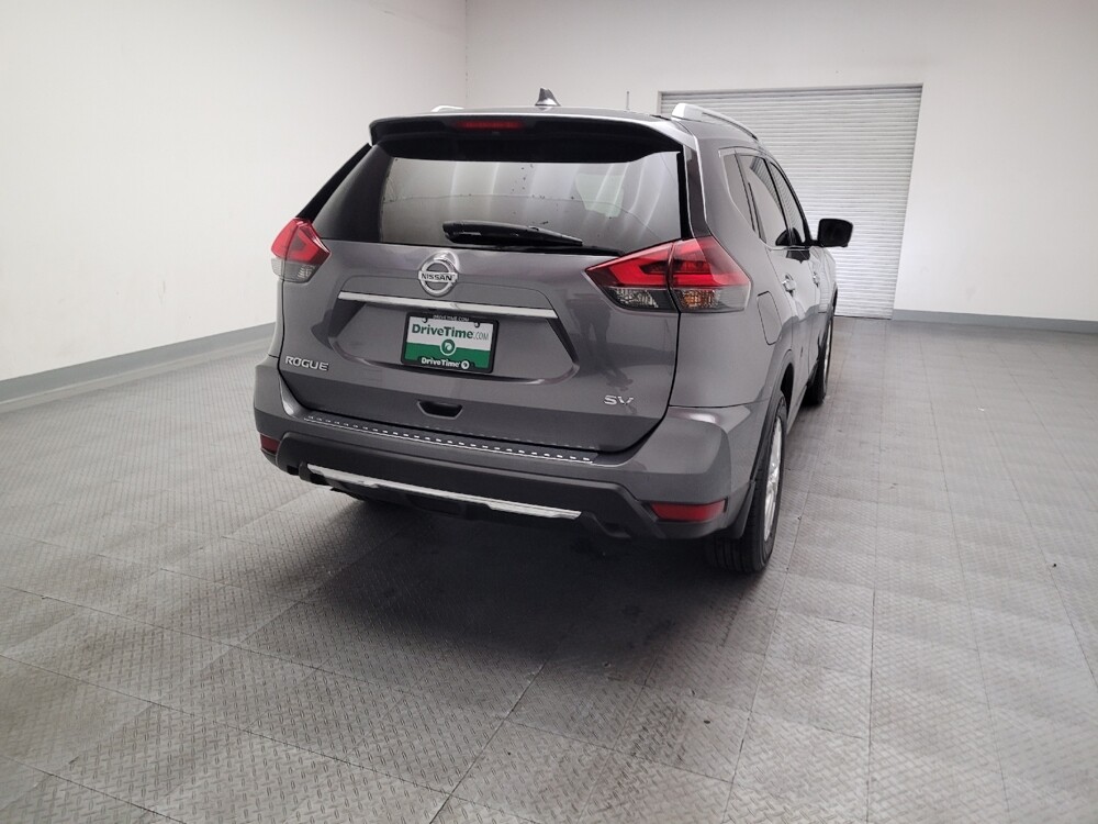 2018 Nissan Rogue in Downey, CA 90241 - 18140399 7