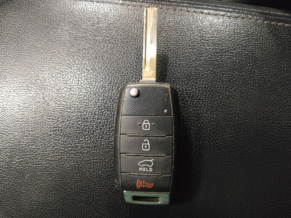 2016 Kia Sorento in Augusta, GA 30907 - 18140409 32