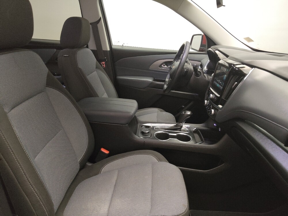 2018 Chevrolet Traverse in Tulsa, OK 74145 - 18140443 21