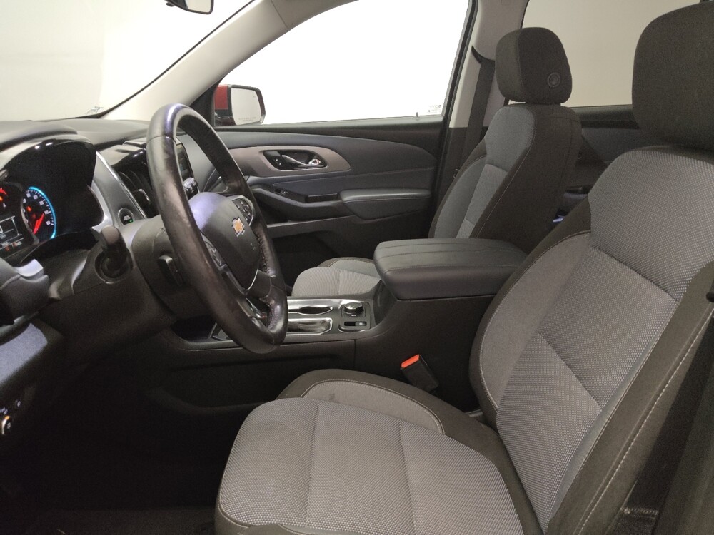 2018 Chevrolet Traverse in Tulsa, OK 74145 - 18140443 17