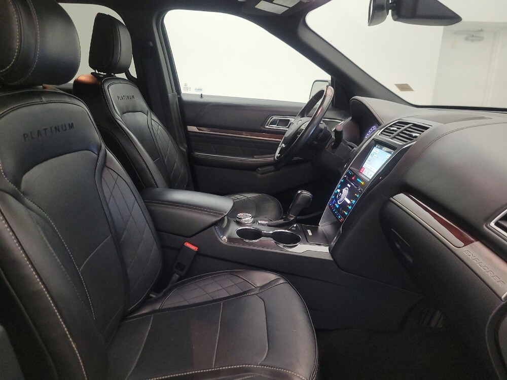 2018 Ford Explorer in Glendale, AZ 85301 - 18140458 21