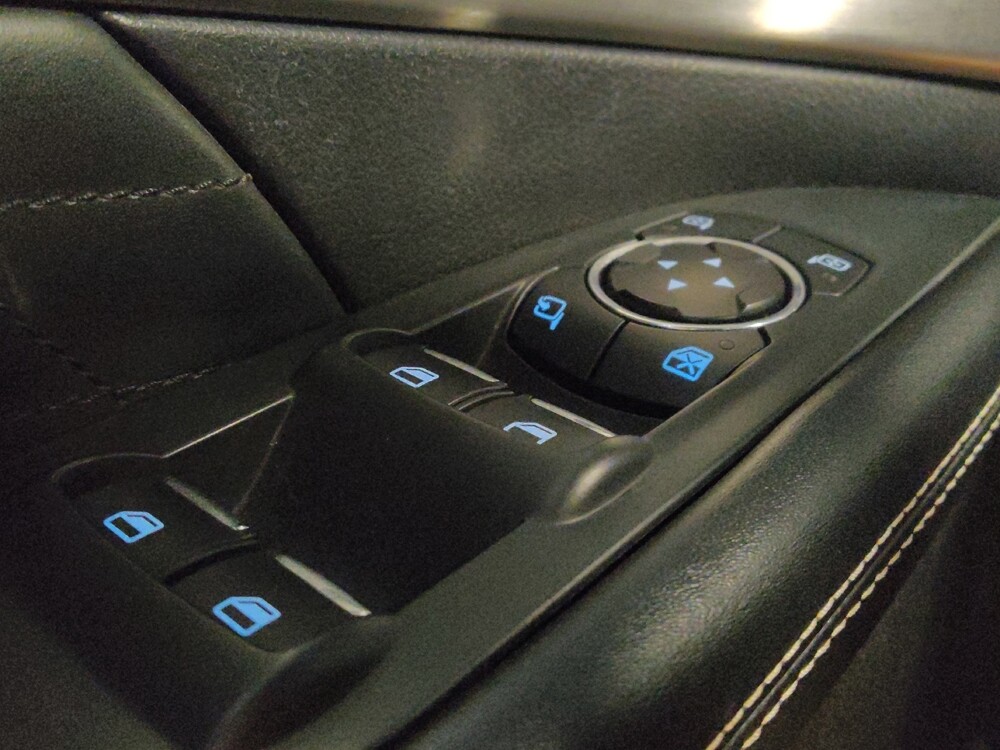 2018 Ford Explorer in Glendale, AZ 85301 - 18140458 27