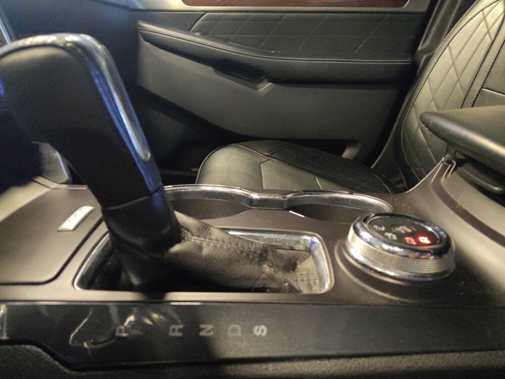 2018 Ford Explorer in Glendale, AZ 85301 - 18140458 26