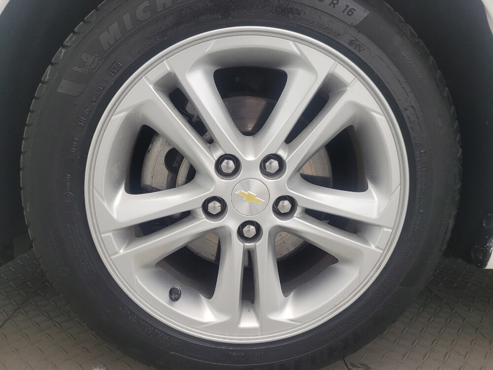 2016 Chevrolet Cruze in Chandler, AZ 85225 - 18140461 31