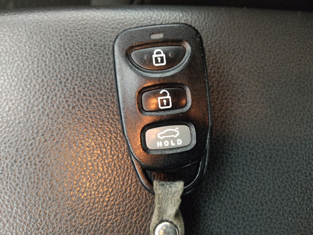 2020 Hyundai Elantra in Pensacola, FL 32505 - 18140471 32