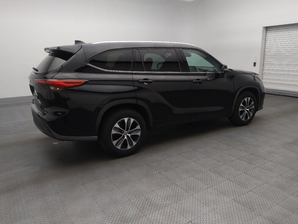 2020 Toyota Highlander in West Palm Beach, FL 33409 - 18140496 10
