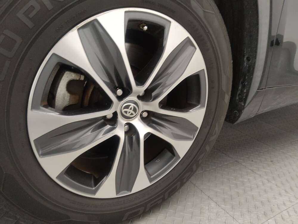 2020 Toyota Highlander in West Palm Beach, FL 33409 - 18140496 31