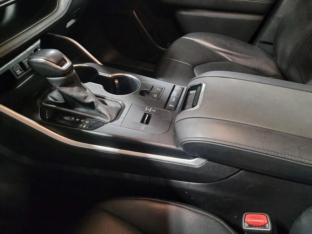 2020 Toyota Highlander in West Palm Beach, FL 33409 - 18140496 26