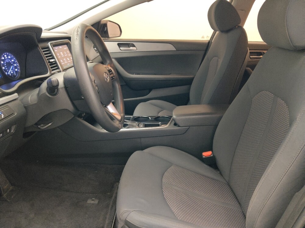 2019 Hyundai Sonata in Gainesville, FL 32609 - 18140497 17