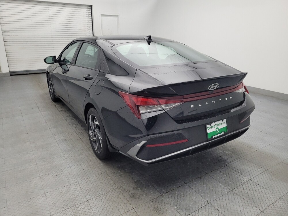 2025 Hyundai Elantra in Greenville, NC 27834 - 18140526 5