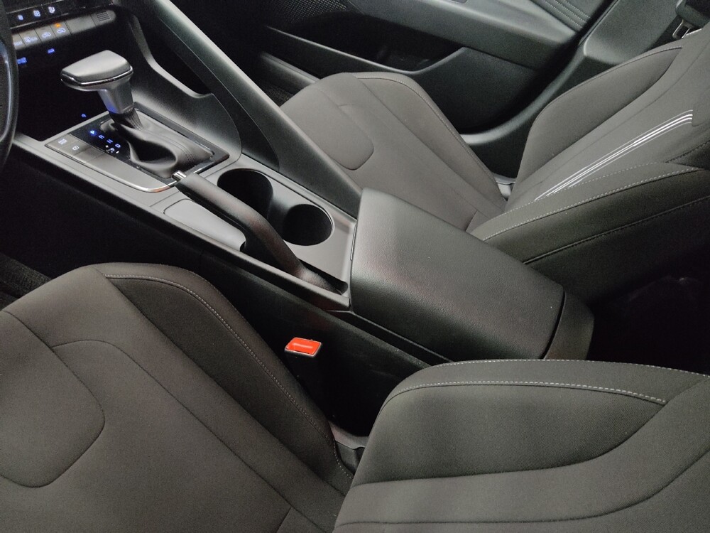 2025 Hyundai Elantra in Greenville, NC 27834 - 18140526 26