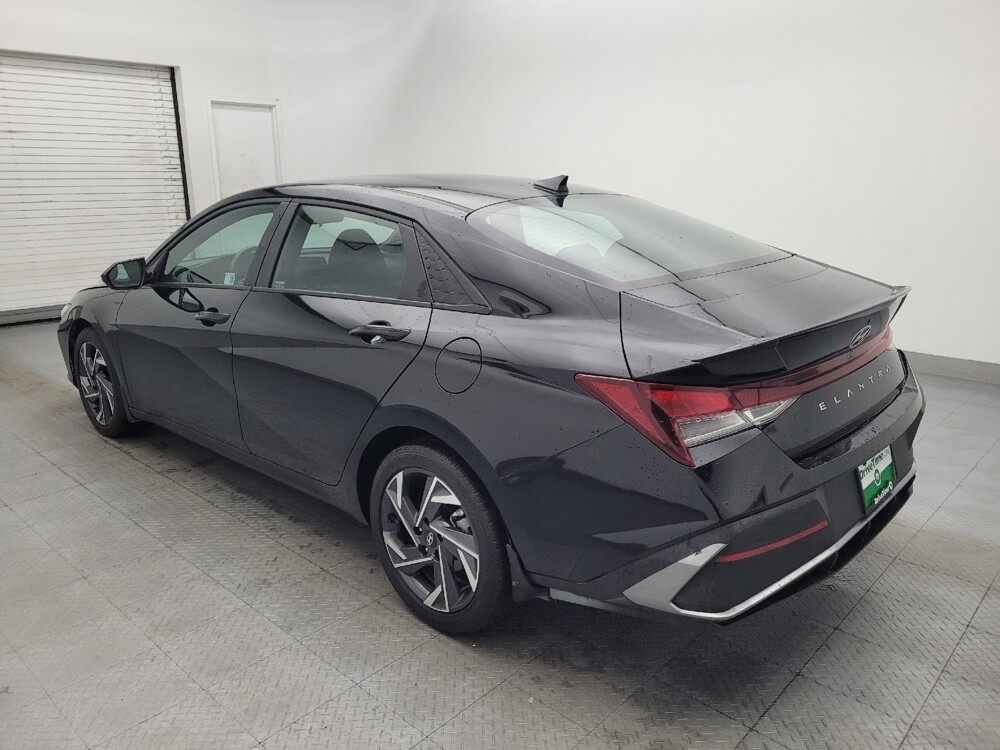 2025 Hyundai Elantra in Greenville, NC 27834 - 18140526 3