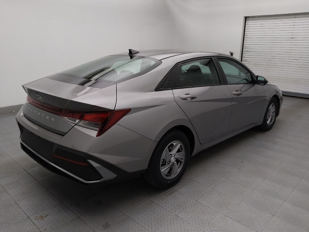 2024 Hyundai Elantra in Greenville, NC 27834 - 18140529 9