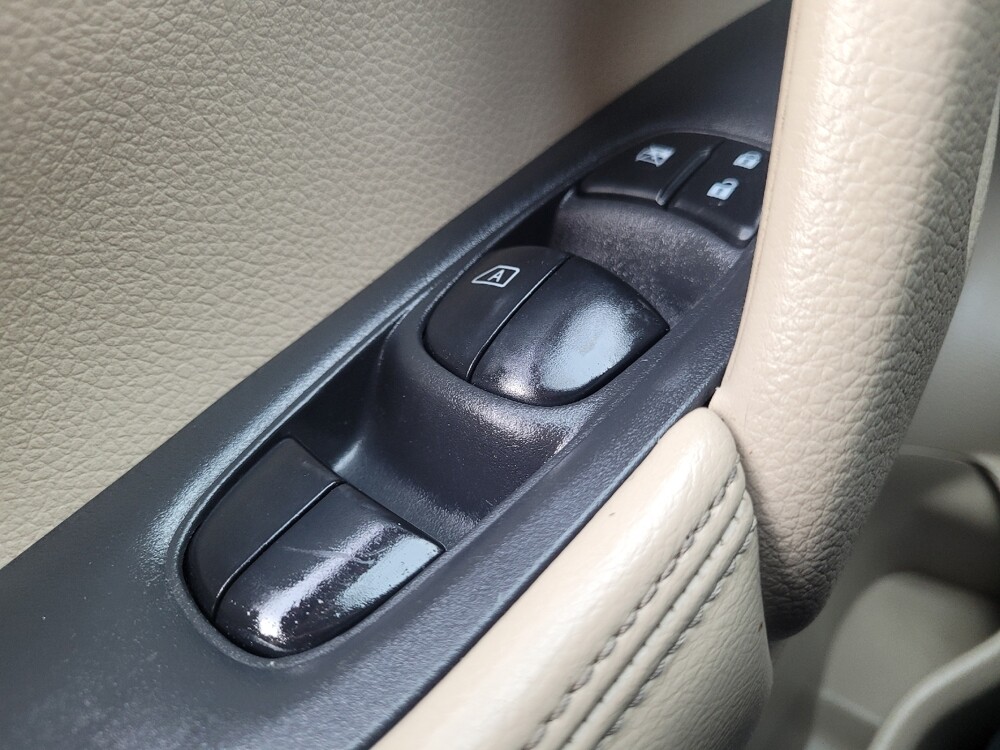 2016 Nissan Rogue in Memphis, TN 38115 - 18140533 27