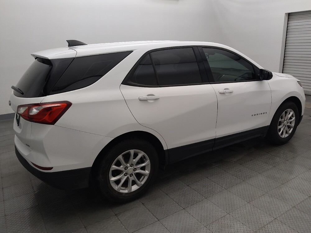 2019 Chevrolet Equinox in Live Oak, TX 78233 - 18140547 10