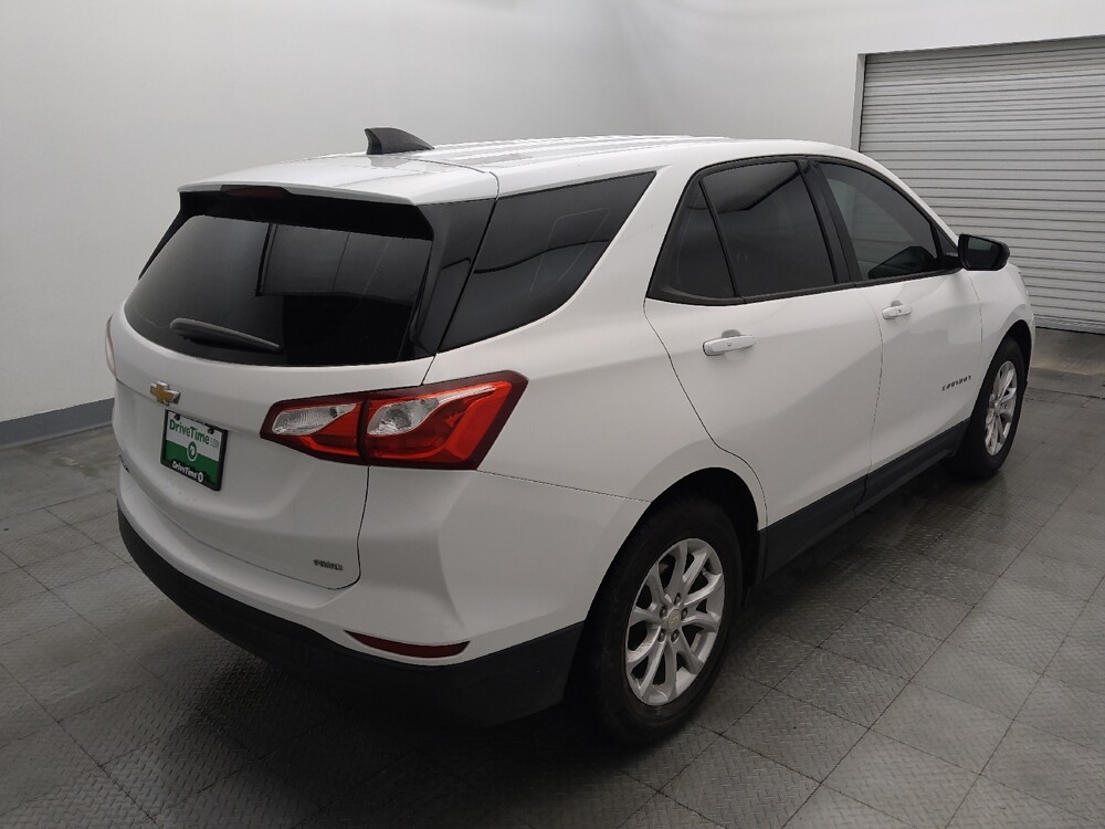 2019 Chevrolet Equinox in Live Oak, TX 78233 - 18140547 9