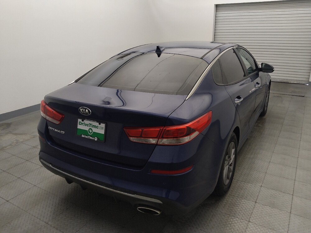 2020 Kia Optima in Live Oak, TX 78233 - 18140552 7