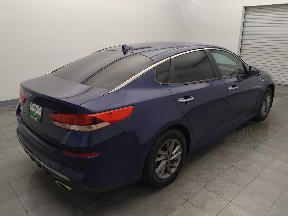 2020 Kia Optima in Live Oak, TX 78233 - 18140552 9