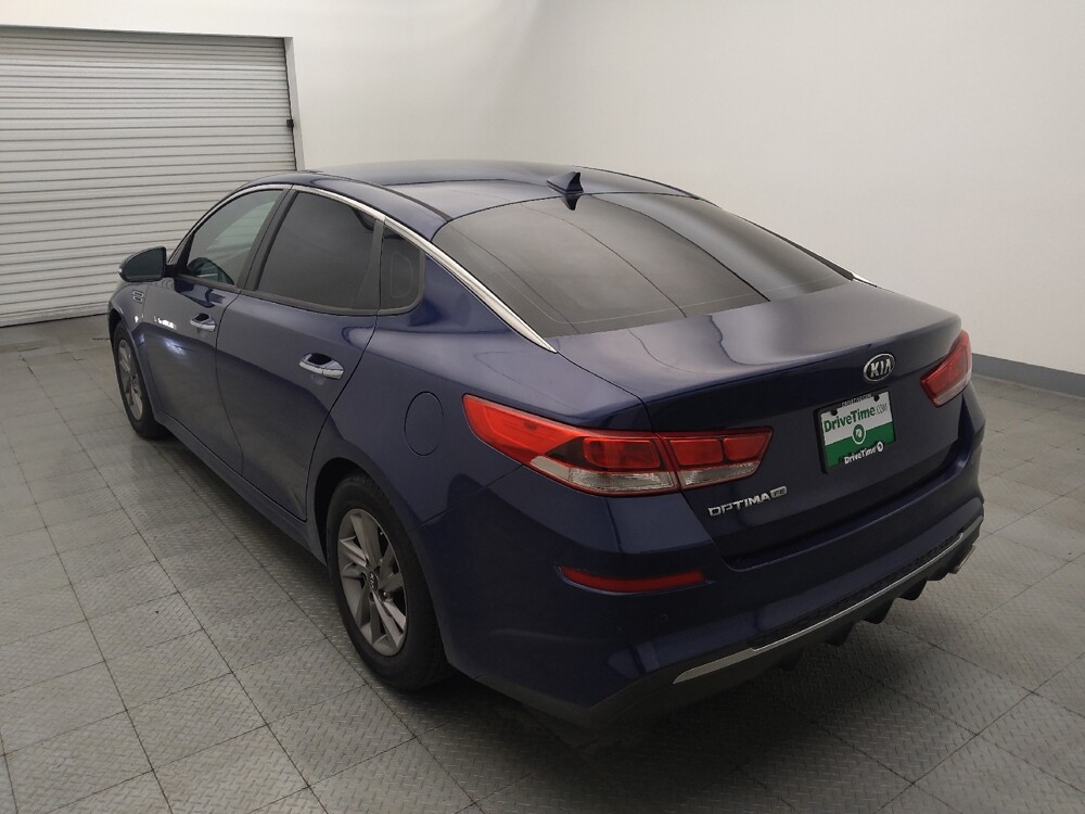 2020 Kia Optima in Live Oak, TX 78233 - 18140552 5