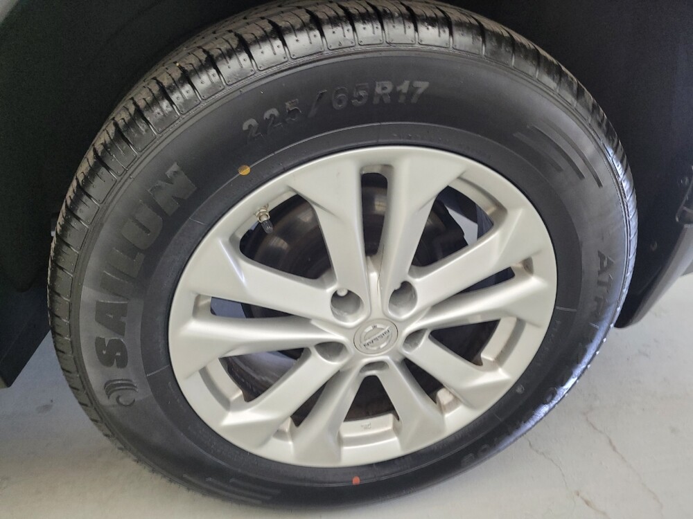 2014 Nissan Rogue in Maple Heights, OH 44137 - 18140574 31