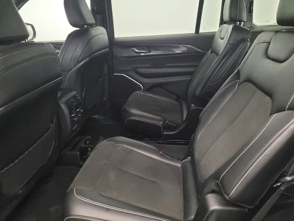 2021 Jeep Grand Cherokee L in Plymouth Meeting, PA 19462 - 18140579 18