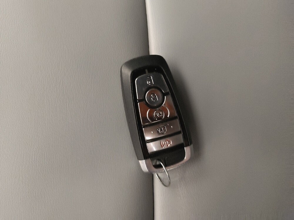 2021 Ford Explorer in Independence, MO 64055 - 18140598 32