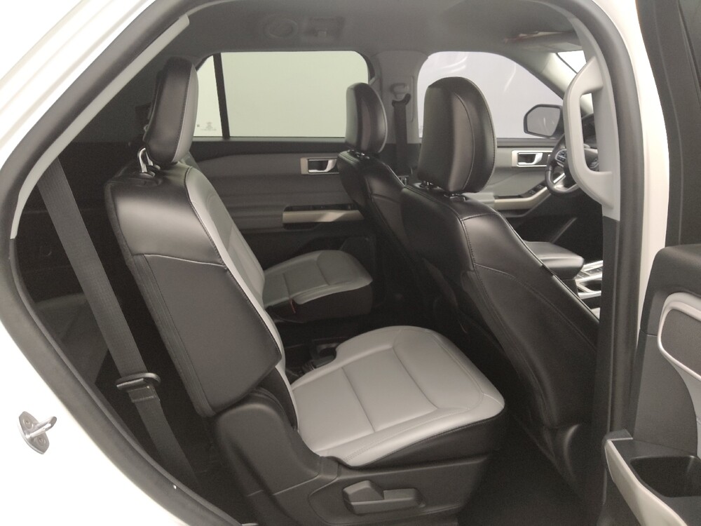 2021 Ford Explorer in Independence, MO 64055 - 18140598 19