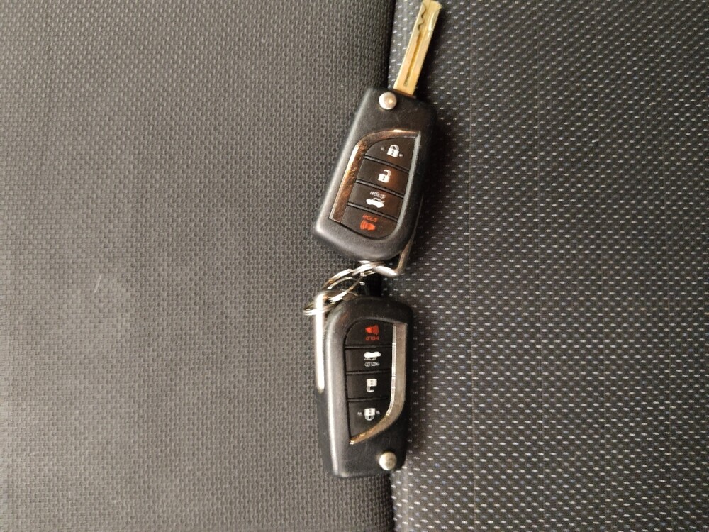 2021 Toyota Corolla in Independence, MO 64055 - 18140602 32