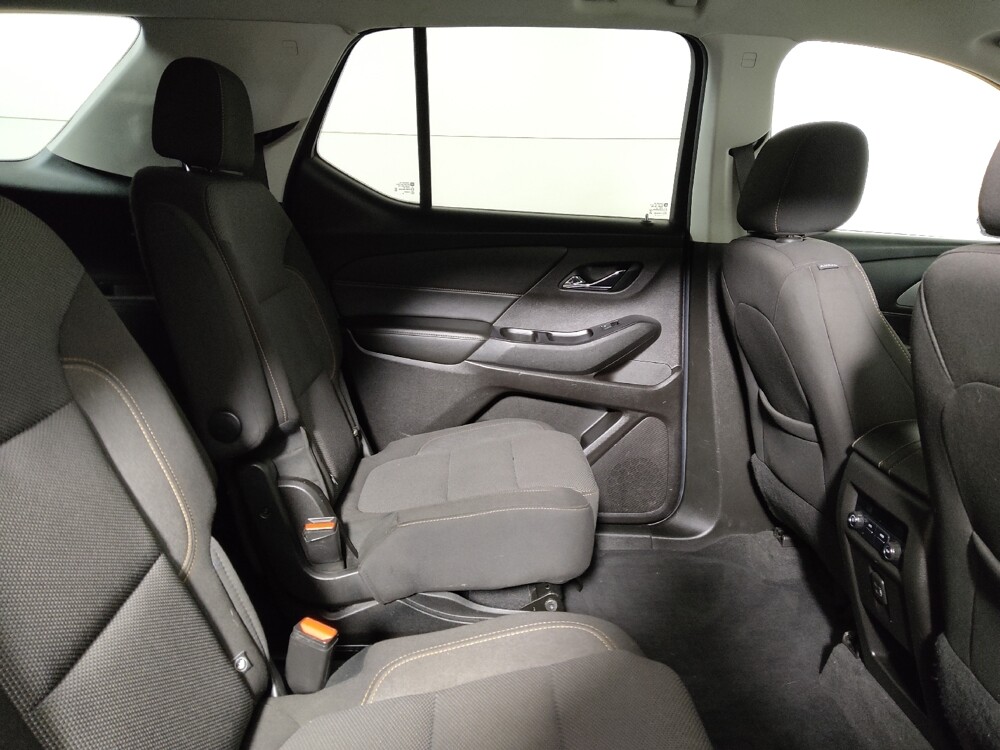 2019 Chevrolet Traverse in Midlothian, IL 60445 - 18140607 19
