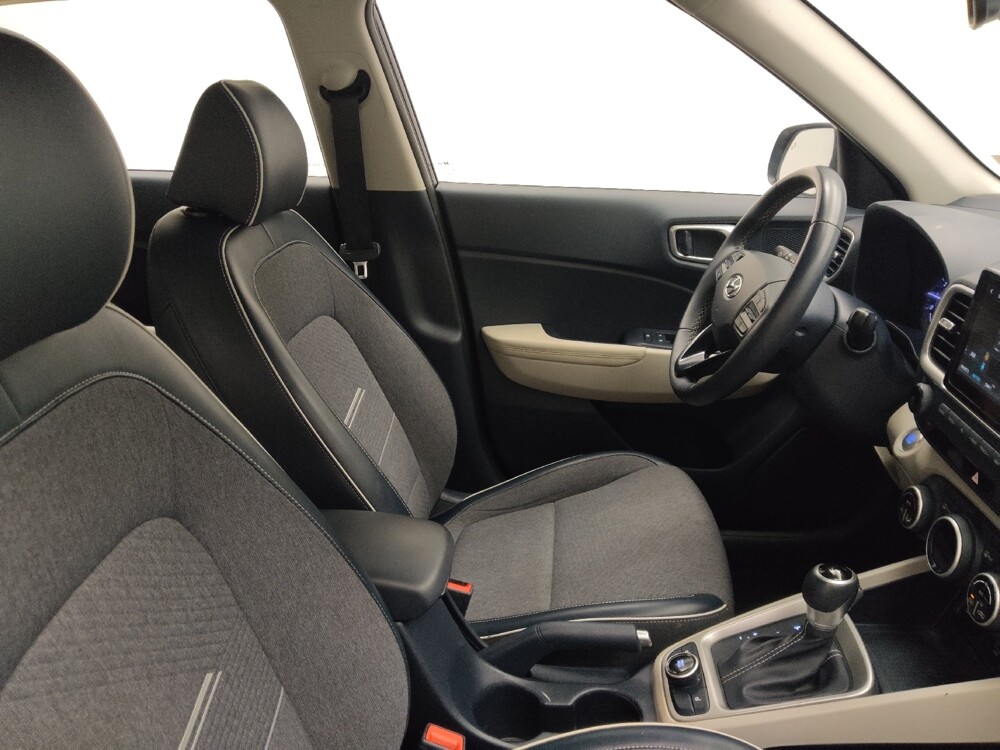 2021 Hyundai Venue in Lombard, IL 60148 - 18140610 21