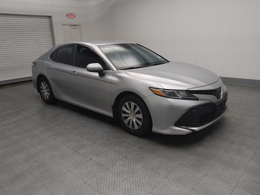 2018 Toyota Camry in Lombard, IL 60148 - 18140612 11
