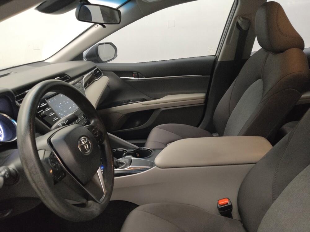 2018 Toyota Camry in Lombard, IL 60148 - 18140612 17
