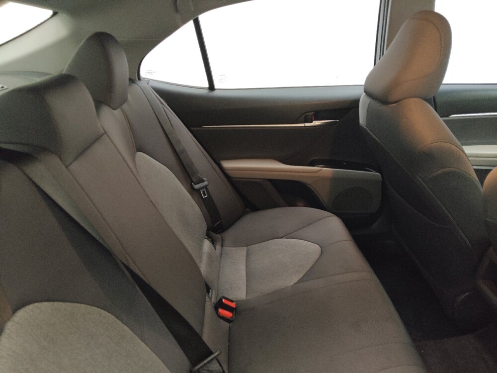 2018 Toyota Camry in Lombard, IL 60148 - 18140612 19